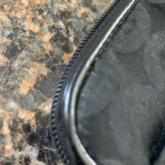 Pre-Loved Coach IPad Case - Picture 3 of 8